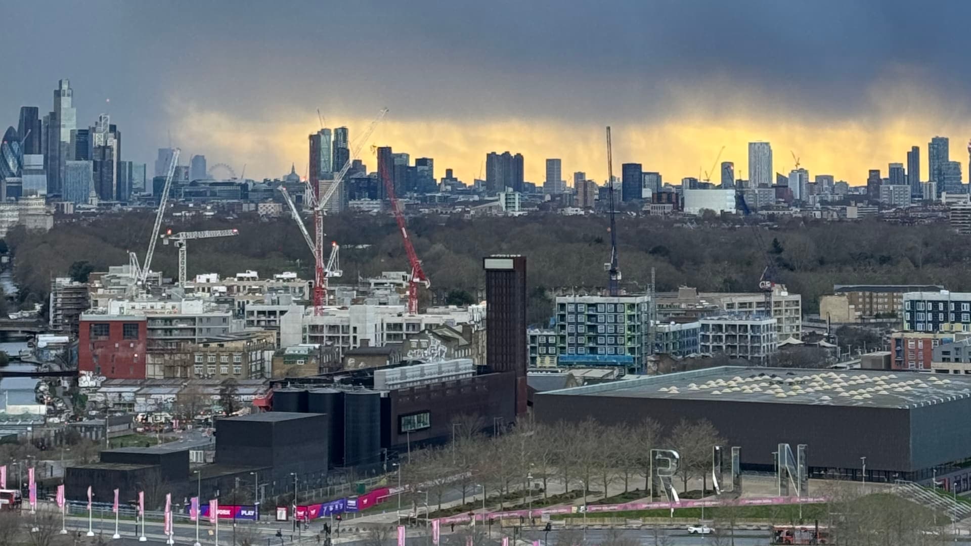 A cool sky over London